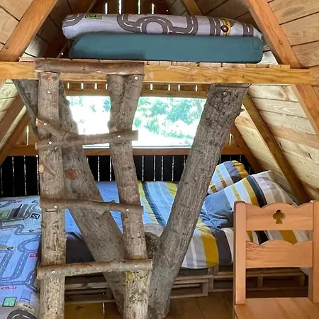Luxe tent Trappeur 4pers A La Ferme Aventure Du Perthus